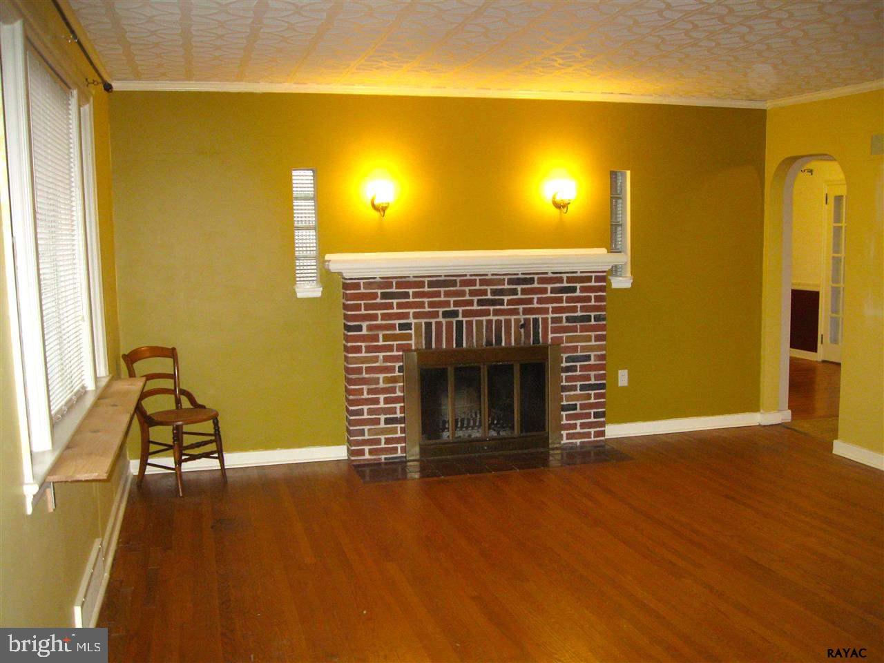 180 Edgewood Road York, PA 17402 - Photo 10 of 29 Gallery Image 10