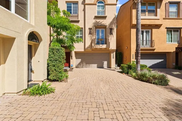 $1,050,000 | 2932 Villas Way, San Diego, CA 92108