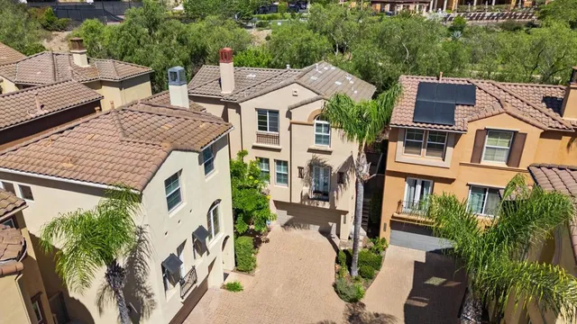 $1,050,000 | 2932 Villas Way, San Diego, CA 92108