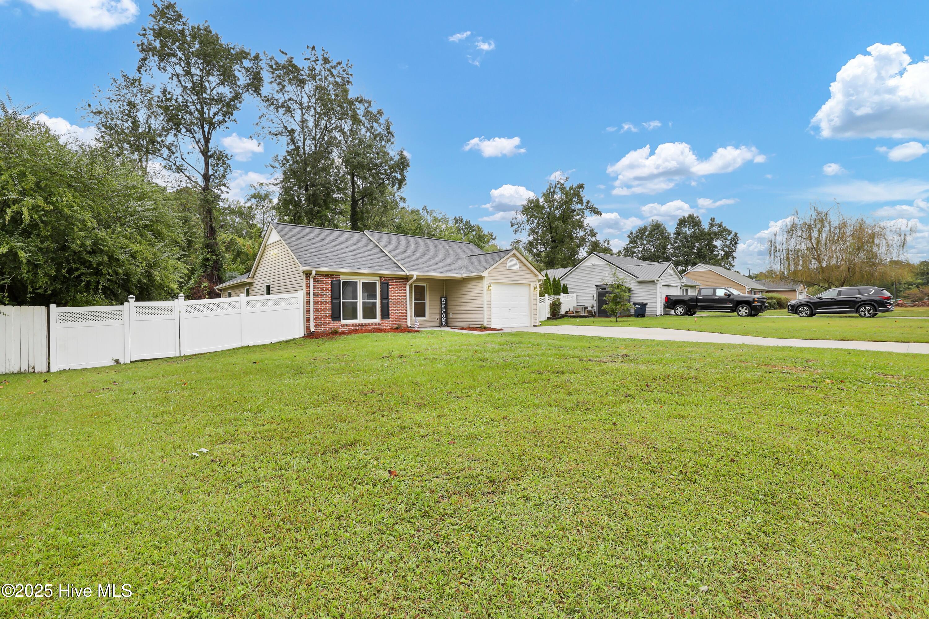 538 Shadowridge Road Jacksonville, NC 28546 - Photo 2 of 28 2