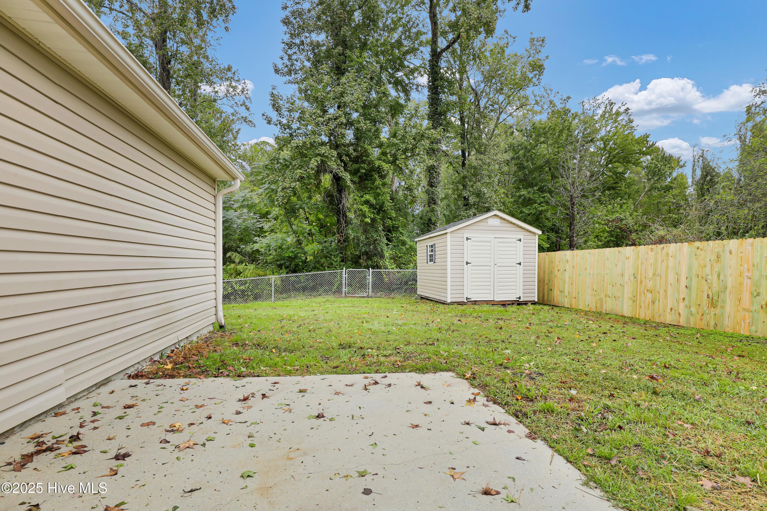 538 Shadowridge Road Jacksonville, NC 28546 - Photo 23 of 28 22