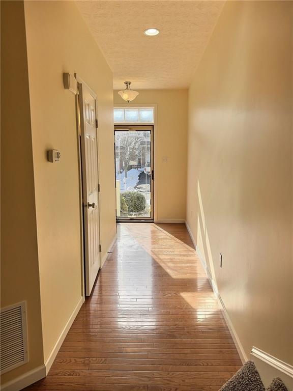 282 Maple Ridge Drive Canonsburg, PA 15317 - Photo 2 of 28