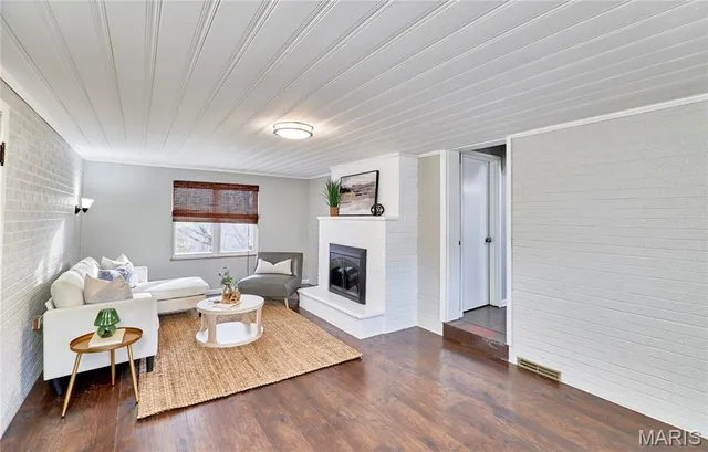 $219,900 | 12336 Lusher Road, St. Louis, MO 63138