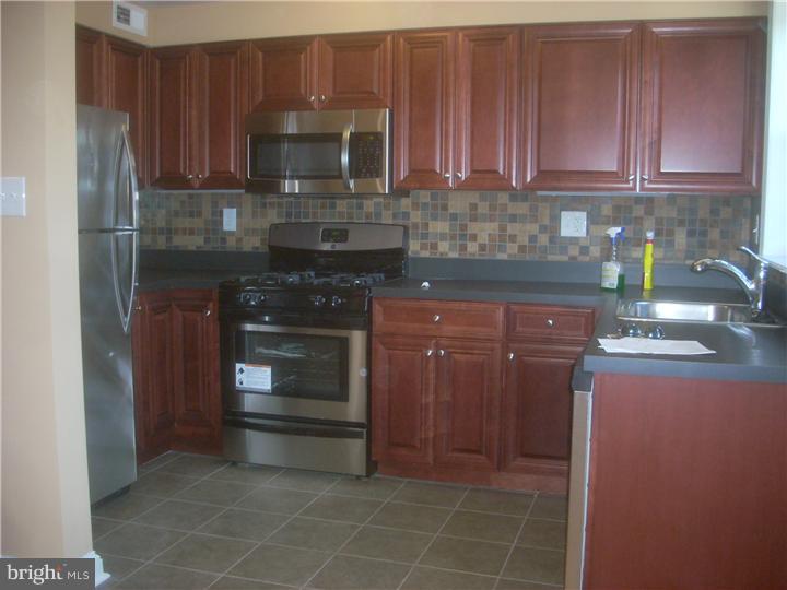 1343 Pennington Road Philadelphia, PA 19151 - Photo 3 of 16 Gallery Image 3