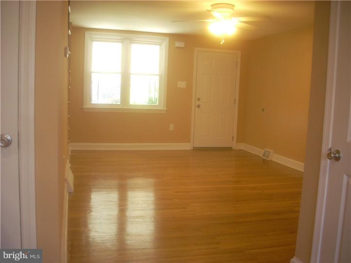 1343 Pennington Road Philadelphia, PA 19151 - Photo 4 of 16 Gallery Image 4