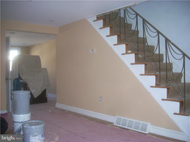 1343 Pennington Road Philadelphia, PA 19151 - Photo 6 of 16 Porch