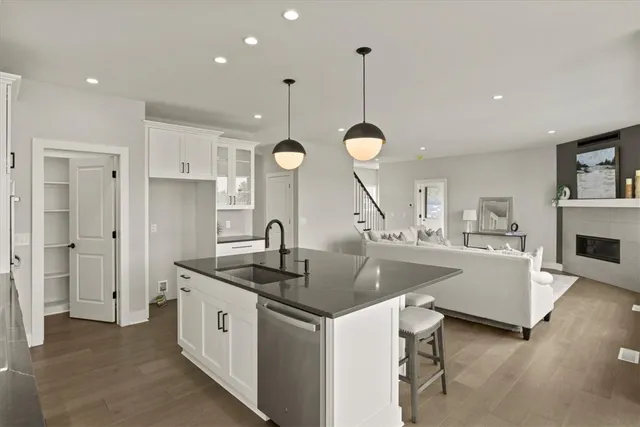 $865,000 | 22 Bridleridge Farms, Pittsford, NY 14534