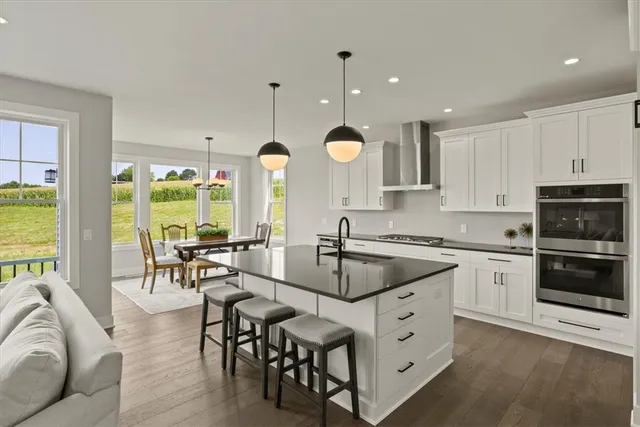 $865,000 | 22 Bridleridge Farms, Pittsford, NY 14534