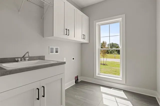 $865,000 | 22 Bridleridge Farms, Pittsford, NY 14534