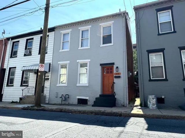 $1,750 | 20 East Frederick Street, Lancaster, PA 17602