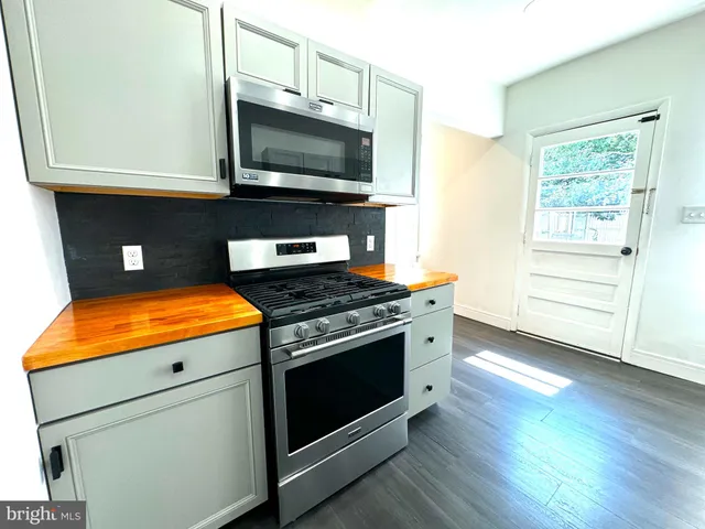 $1,750 | 20 East Frederick Street, Lancaster, PA 17602