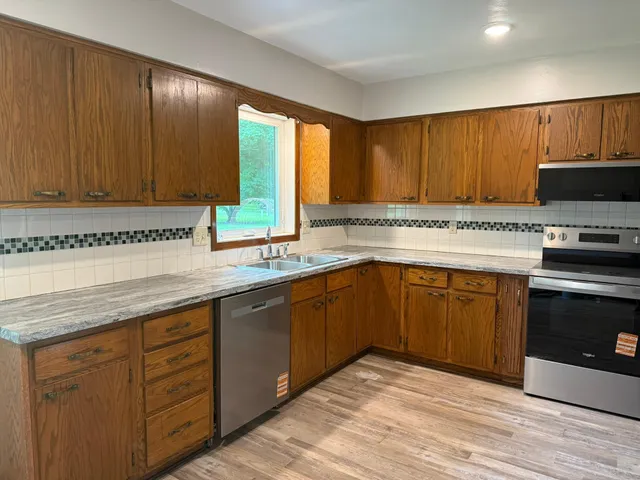 $219,900 | 508 4th Street Northwest, New Richland, MN 56072