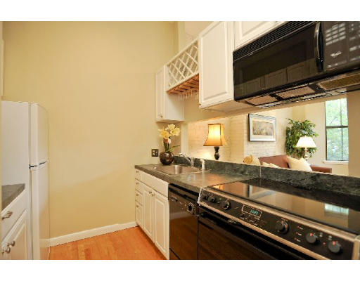 406 Columbus Avenue, Unit 2 Boston, MA 02116 - Photo 4 of 7