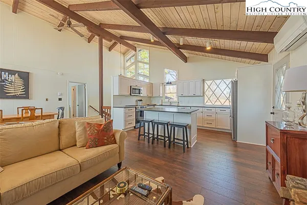 $479,000 | 89 Rabbit Run, Glade Valley, NC 28627