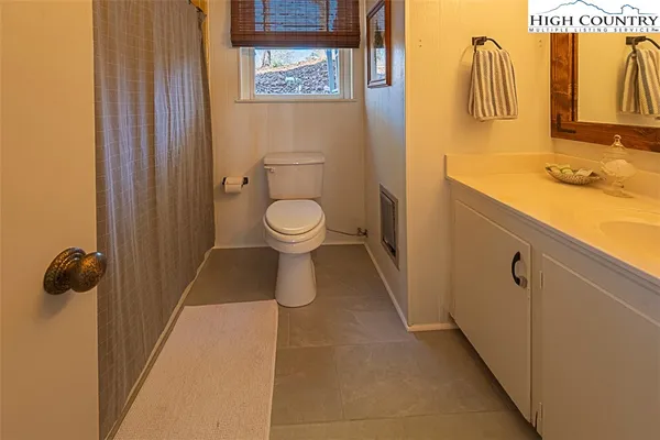 $479,000 | 89 Rabbit Run, Glade Valley, NC 28627