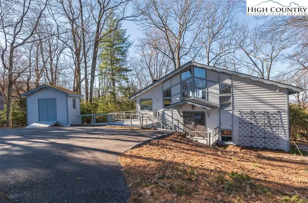 $479,000 | 89 Rabbit Run, Glade Valley, NC 28627