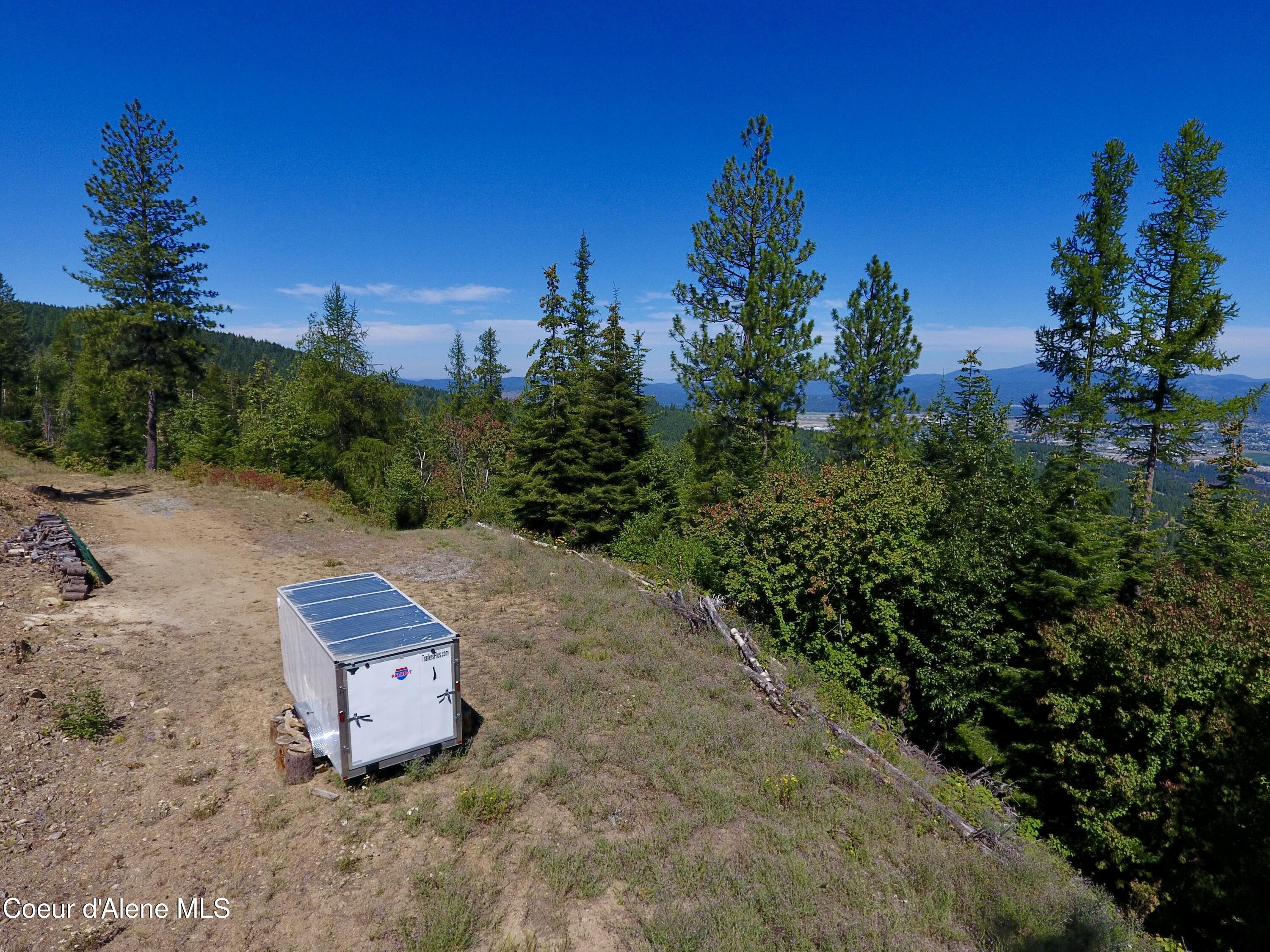 3203 South Mellick Road Post Falls, ID 83854 - Photo 4 of 18 FD2E51CC-7AD4-41CD-83EE-79B4ABEF9D84_1_2