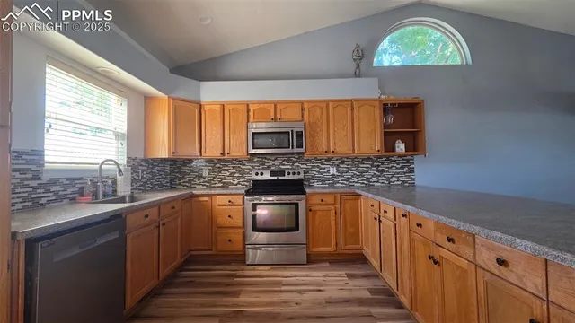 $359,900 | 110 West Blakeland Drive, Pueblo, CO 81007