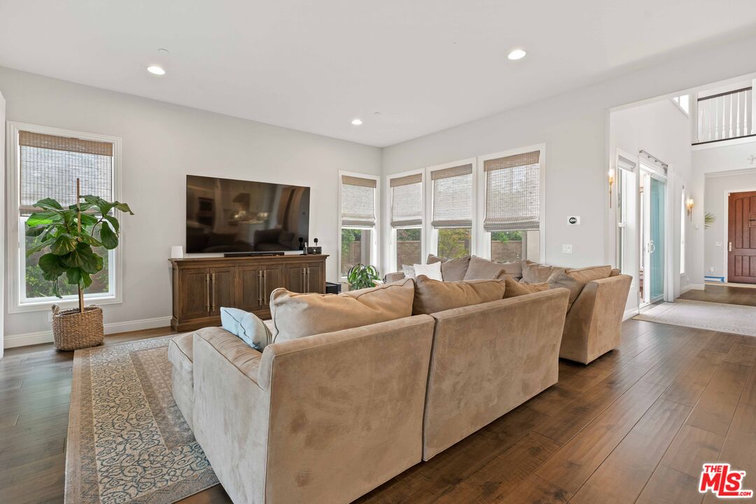 11925 North Ricasoli Way Porter Ranch, CA 91326 - Photo 32 of 57
