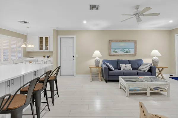 $11,000 | 817 North Ocean Boulevard, Unit 17, Delray Beach, FL 33483