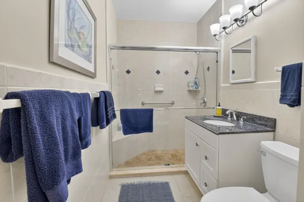 $11,000 | 817 North Ocean Boulevard, Unit 17, Delray Beach, FL 33483