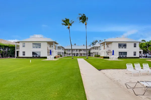 $11,000 | 817 North Ocean Boulevard, Unit 17, Delray Beach, FL 33483