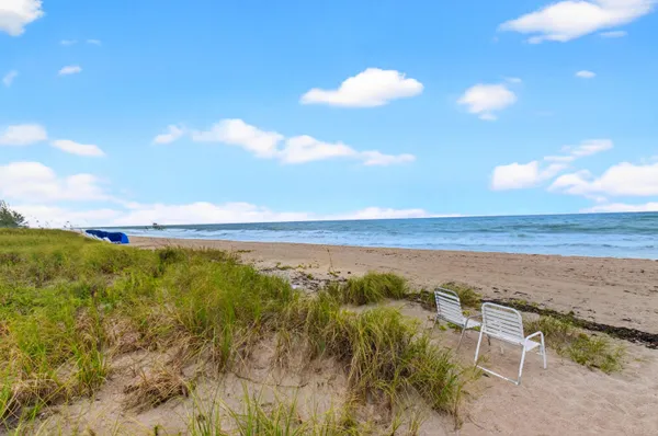 $11,000 | 817 North Ocean Boulevard, Unit 17, Delray Beach, FL 33483