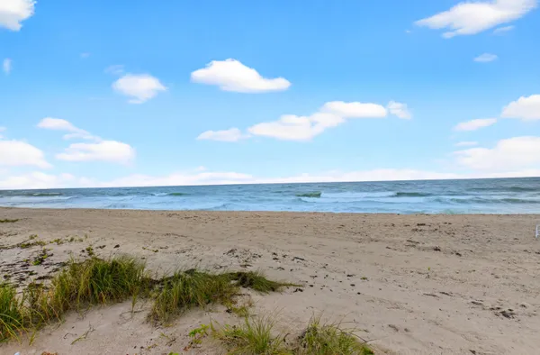 $11,000 | 817 North Ocean Boulevard, Unit 17, Delray Beach, FL 33483