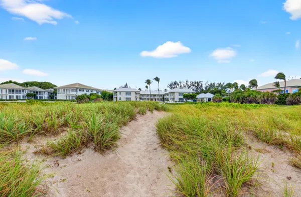 $11,000 | 817 North Ocean Boulevard, Unit 17, Delray Beach, FL 33483