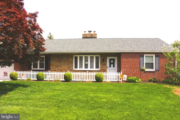 $400,000 | 3 Oaknoll Road, Wilmington, DE 19808