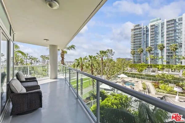 $8,500 | 13600 Marina Pointe Drive, Unit 511, Marina del Rey, CA 90292