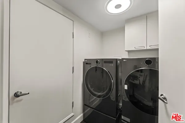 $8,500 | 13600 Marina Pointe Drive, Unit 511, Marina del Rey, CA 90292