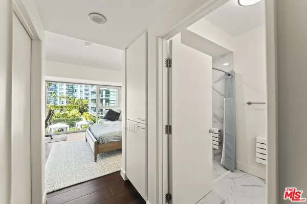 $8,500 | 13600 Marina Pointe Drive, Unit 511, Marina del Rey, CA 90292