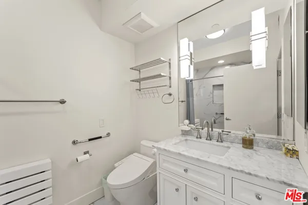 $8,500 | 13600 Marina Pointe Drive, Unit 511, Marina del Rey, CA 90292