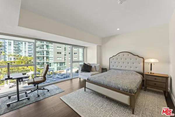 $8,500 | 13600 Marina Pointe Drive, Unit 511, Marina del Rey, CA 90292