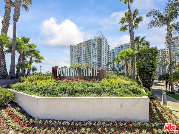 $8,500 | 13600 Marina Pointe Drive, Unit 511, Marina del Rey, CA 90292