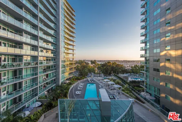 $8,500 | 13600 Marina Pointe Drive, Unit 511, Marina del Rey, CA 90292