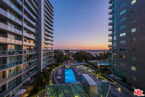$8,500 | 13600 Marina Pointe Drive, Unit 511, Marina del Rey, CA 90292