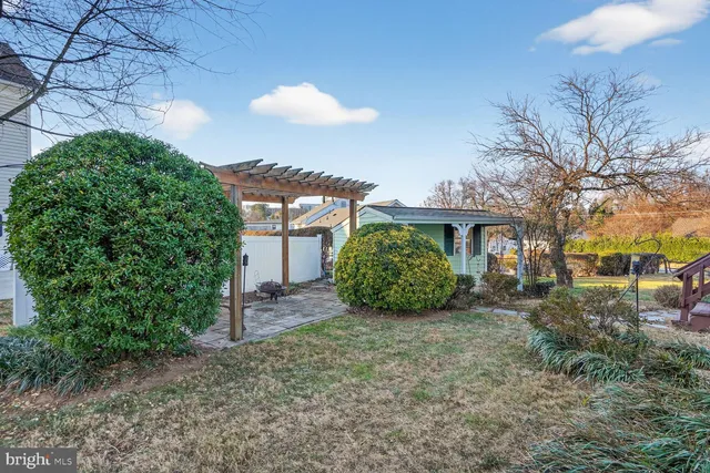 $3,200 | 7600 Lisle Avenue, Falls Church, VA 22043