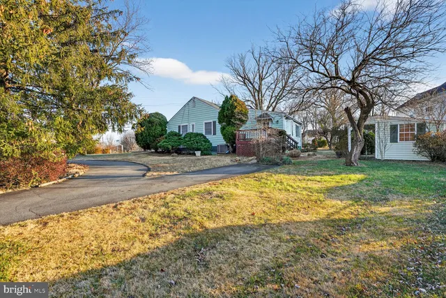 $3,200 | 7600 Lisle Avenue, Falls Church, VA 22043