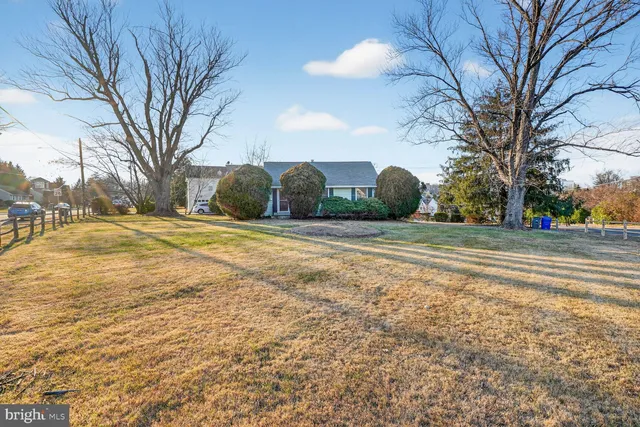 $3,200 | 7600 Lisle Avenue, Falls Church, VA 22043