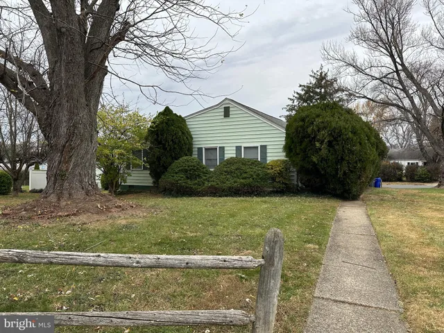 $3,200 | 7600 Lisle Avenue, Falls Church, VA 22043