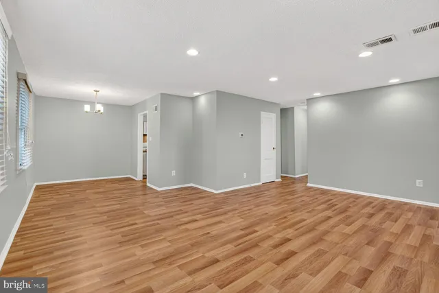 $3,200 | 7600 Lisle Avenue, Falls Church, VA 22043