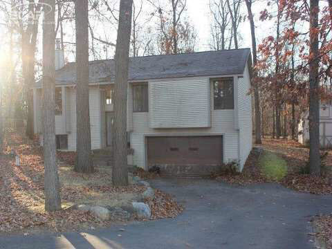 5303 Owen Road Linden, MI 48451 - Photo 3 of 19 20427718-2.JPG