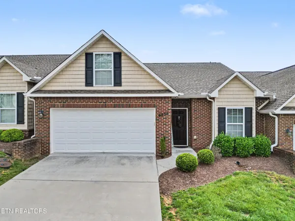 $375,000 | 6957 Pemmbrooke Shire Lane, Knoxville, TN 37909