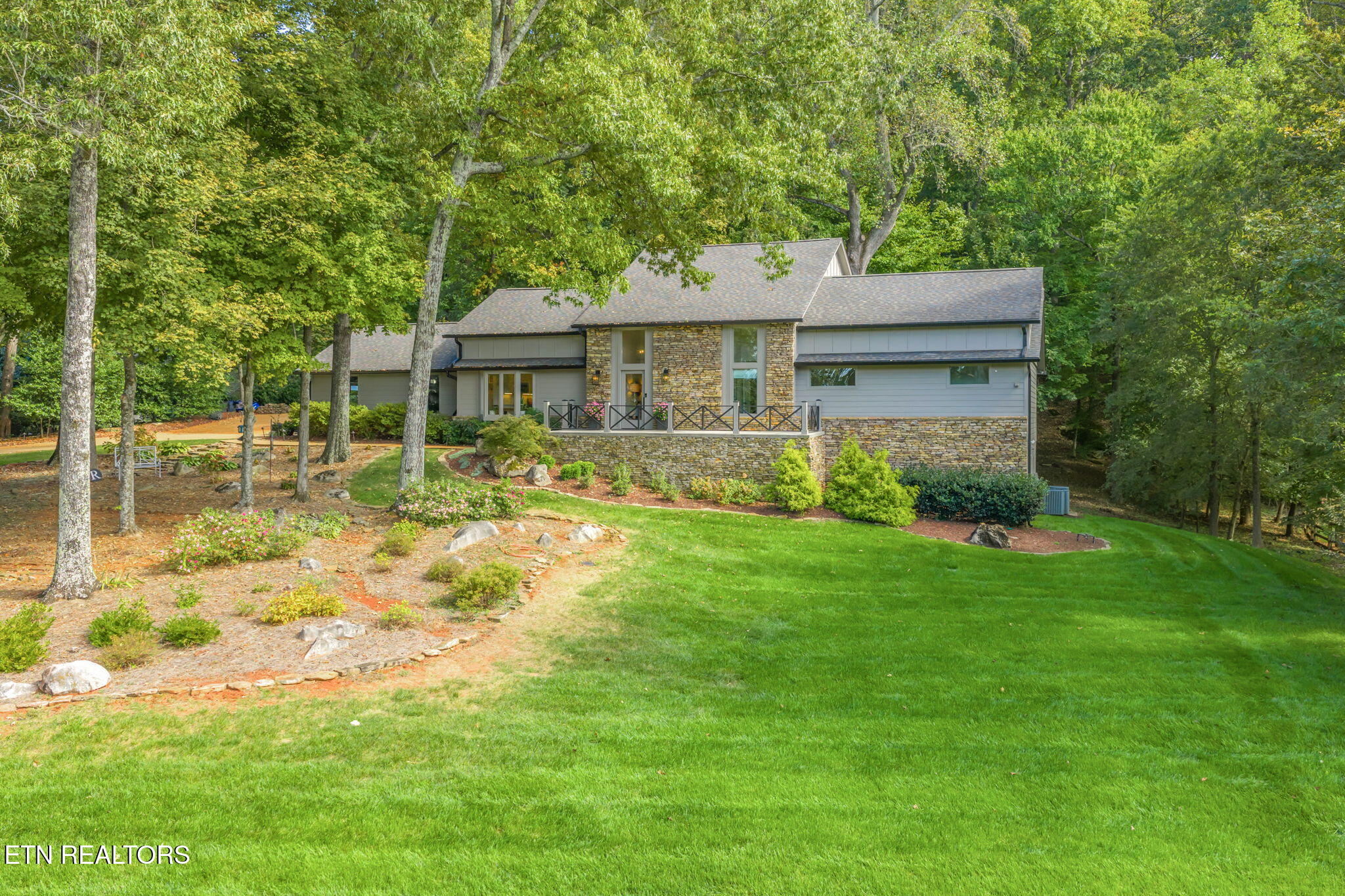 6526 Westminster Road Knoxville, TN 37919 - Photo 2 of 60 2-web-or-mls-6526 Westminster Road-78