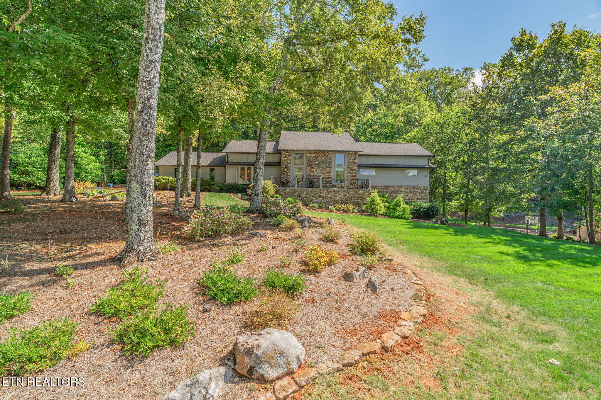 6526 Westminster Road Knoxville, TN 37919 - Photo 9 of 60 9-web-or-mls-6526 Westminster Road-65