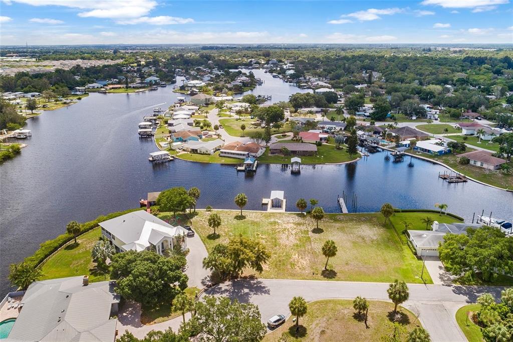 304 14th Street Southwest Ruskin, FL 33570 - Photo 5 of 7