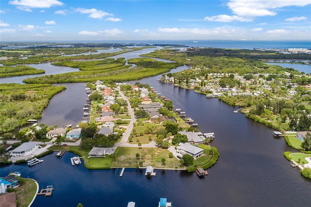 304 14th Street Southwest Ruskin, FL 33570 - Photo 6 of 7