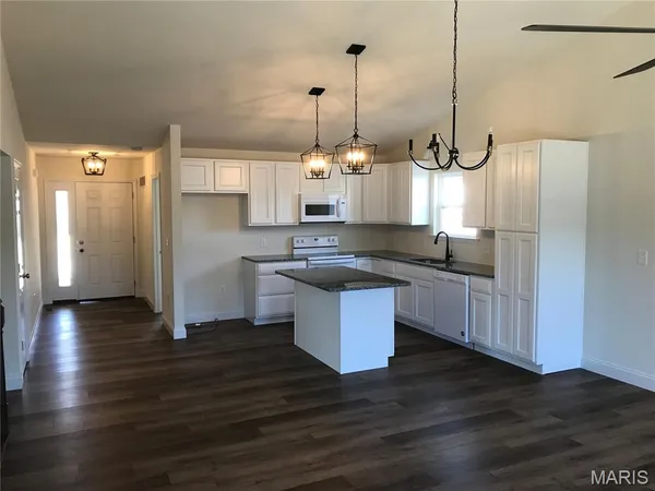 $319,900 | 1649 Flagstaff Drive, Festus, MO 63028
